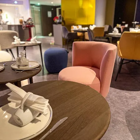 Western Centre Hotell 4*