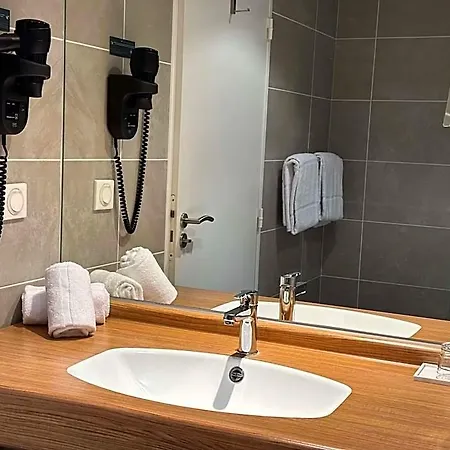 Western Centre מלון 4*