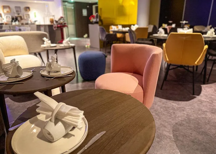 Western Centre Hotel 4*